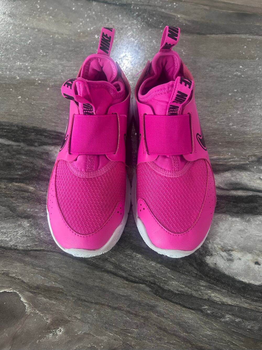 Girls Hot Pink Flex slip on Nike’s size 13C-Like New!